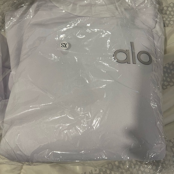 ALO Yoga White Sweatsuit - Picture 2 of 6